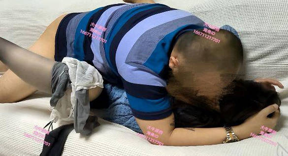 终于操到并内射了清醒状态下的女儿