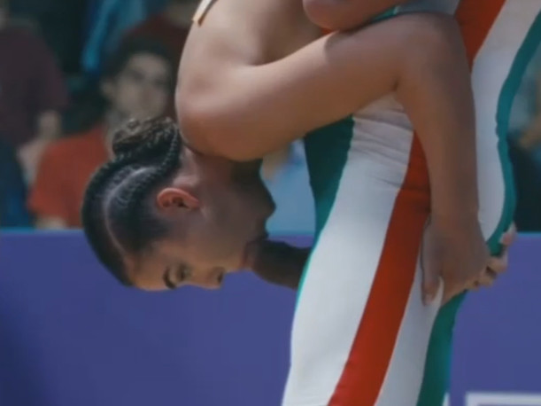 猎奇 前所未有的法国巴黎性爱奥运会宣传片 开裆裤选手疯狂比拼！肉搏大战、喷水射远、性爱竞赛激烈上演