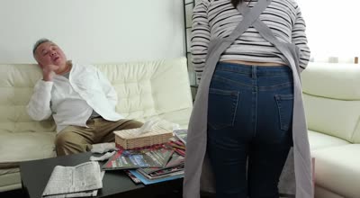 nacr-963一見普通のおばさん家政婦だが、実は女王様気質のド痴女だった！？ よしい美希