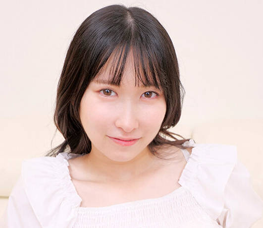 IENFH-32502 超有名大学に通うマジメな女子大生がとっても恥ずかしい焦らし素股 パンティ越しにデカチンずぷっと3cm挿入！ 黒宮えりか