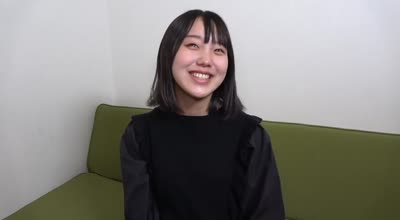 FC2PPV-3123185面带微笑的快餐女服务员