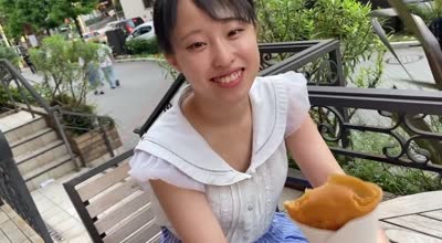 FC2PPV-3867921一个认真又天真的18岁女孩