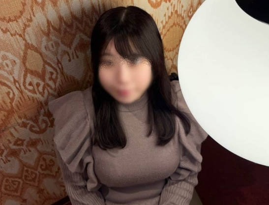 FC2PPV-4608492 第一次拍摄就泪流满面