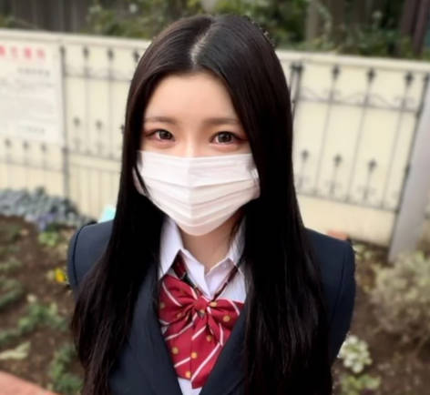 FC2PPV-4652724 女孩乞求被中出