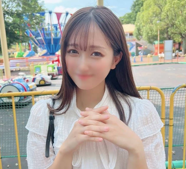 FC2PPV-4552188一位来自著名女子大学的漂亮女大学生被带到了摩天轮