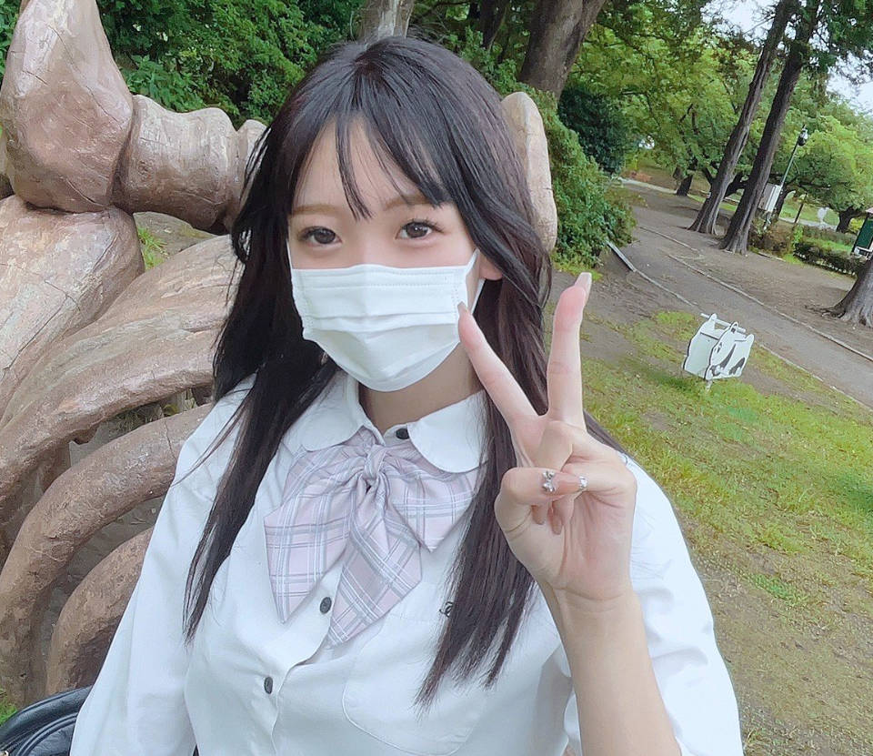 FC2PPV-4015448拥有G罩杯丰满弹跳的少女