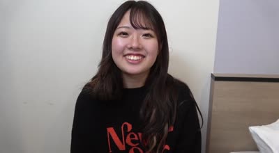 FC2PPV-3202067丰满海报女郎