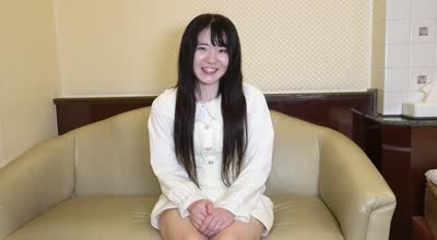 FC2PPV-3289792与可爱的前羽毛球部队长兼大学生POV一起射精