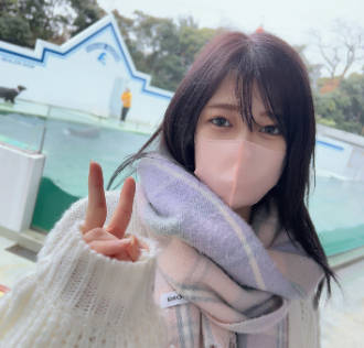 FC2PPV-3262378她饥渴地吮吸着硬挺的阴茎