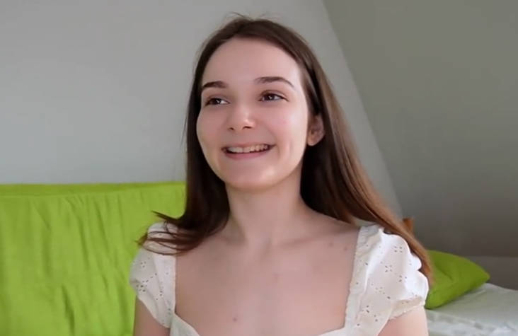 FC2PPV-2962581甜美端庄的女孩