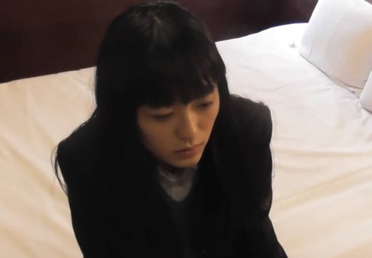 FC2PPV-2688403被逼舔脚无声中出