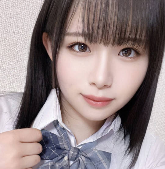 FC2PPV-3238612给我发私信的危险萝莉少女