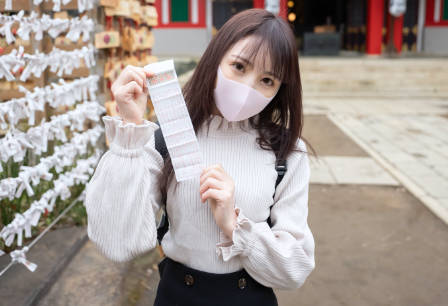 FC2PPV-2926417情绪变得不稳定的娇弱少女