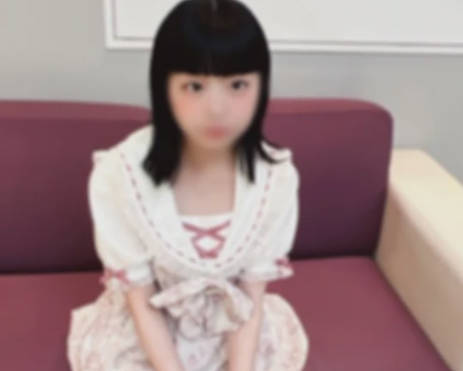 FC2PPV-4654409 偶像般的白色透明身体