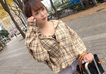 200GANA-2419新宿发现的来自遥远的鹿児島的遠距離恋愛来见男友的巨乳美少女