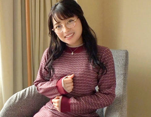 200GANA-2392邀请大学知性美女接受采访用大肉棒让她意乱神迷美尻不断进行拍打