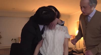 DASD-567时间停止侵犯女学生在还原的一瞬间所有快感同时爆发